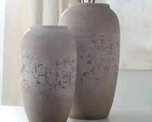 Load image into Gallery viewer, Dimitra Vase Set (2/CN)
