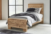Load image into Gallery viewer, Hyanna Twin Panel Bed with Mirrored Dresser, Chest and 2 Nightstands
